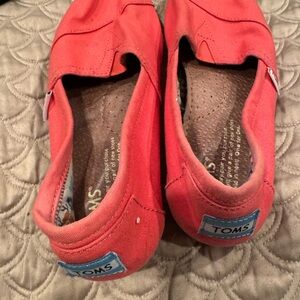 Toms Coral Size 6 Gently Worn